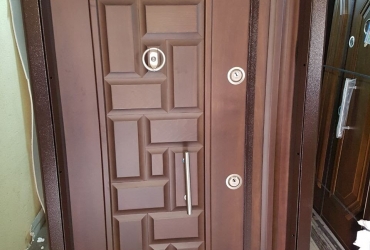 Security door 10