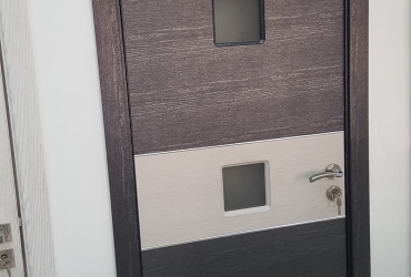 Door (16)